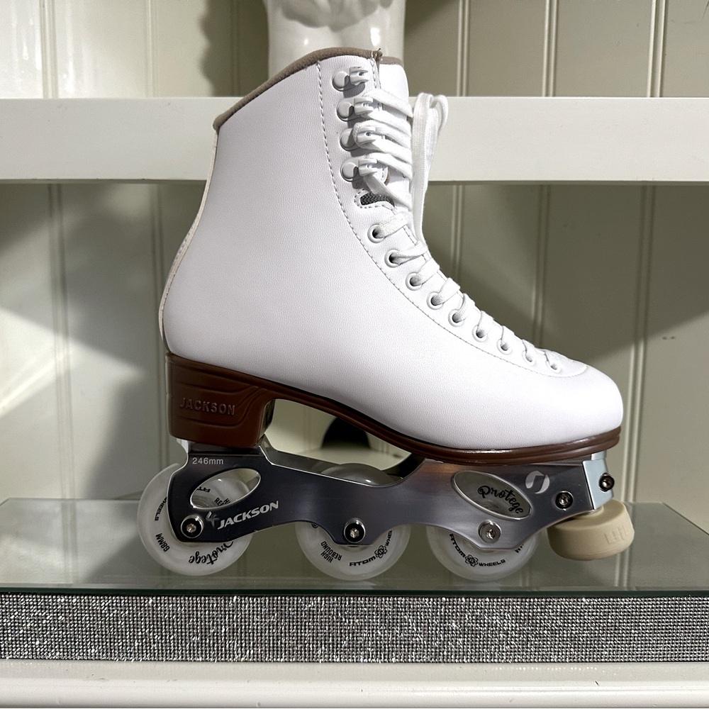 Inline figure skating Jackson Ultima Atom Finesse size 7